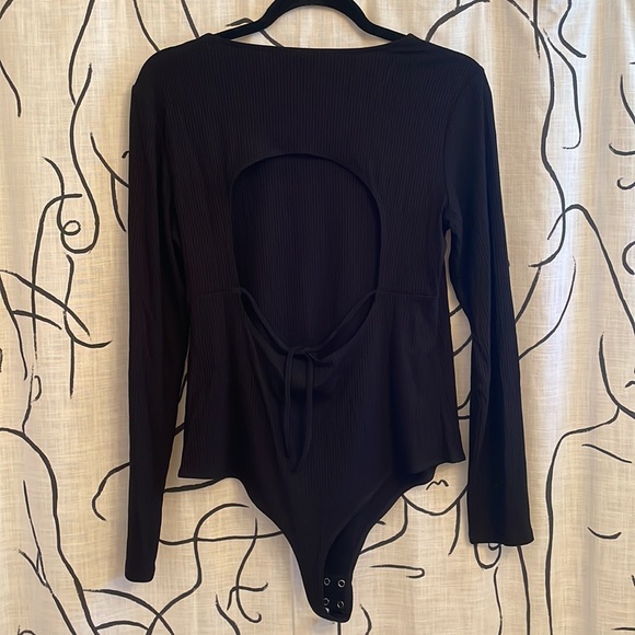 🆕 BNWT Dynamite Ribbed Open-Backed Bodysuit - Picture 2 of 4